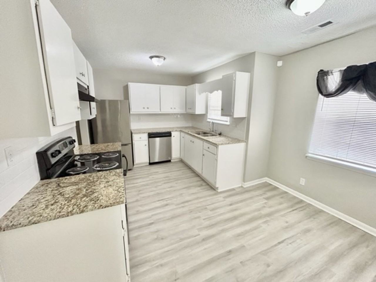 4304 Chalet Cir Nw - Photo 6 of 15