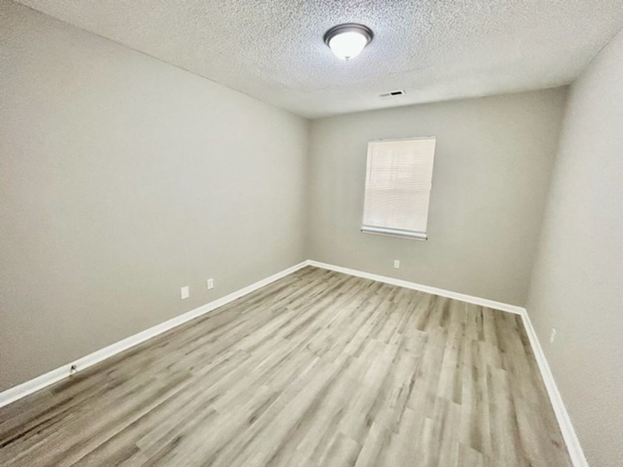 4304 Chalet Cir Nw - Photo 7 of 11