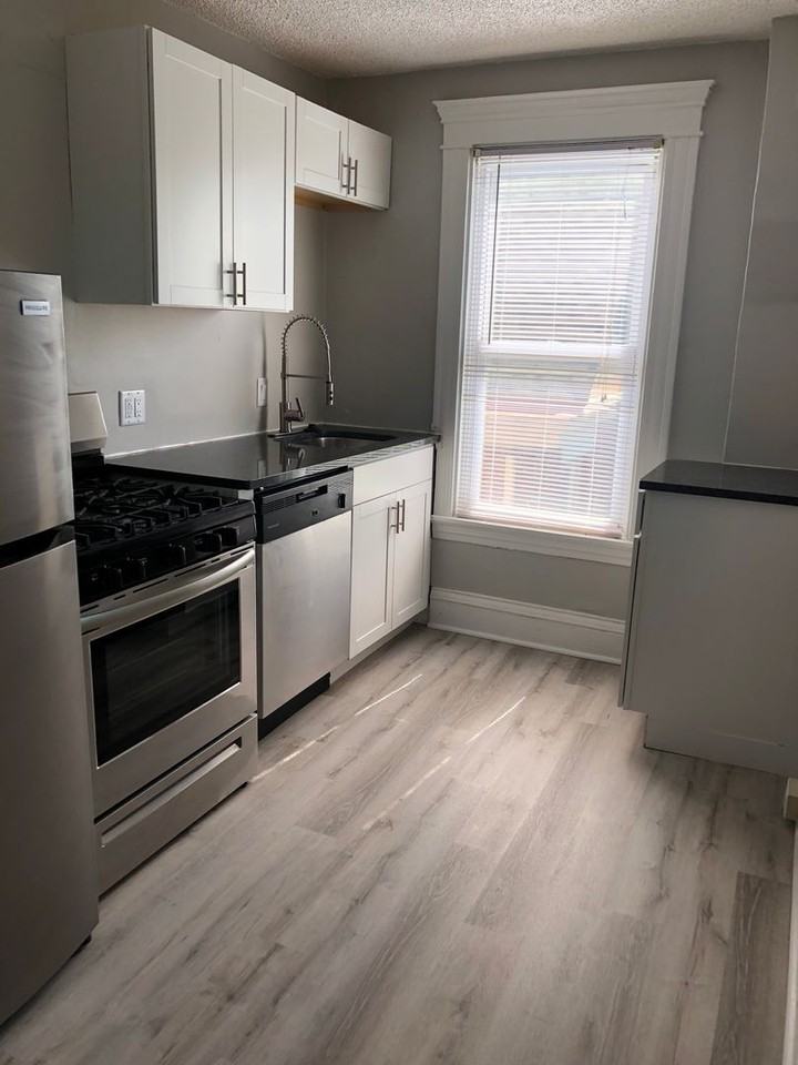 329 W. McMillan Street - Photo 3 of 6