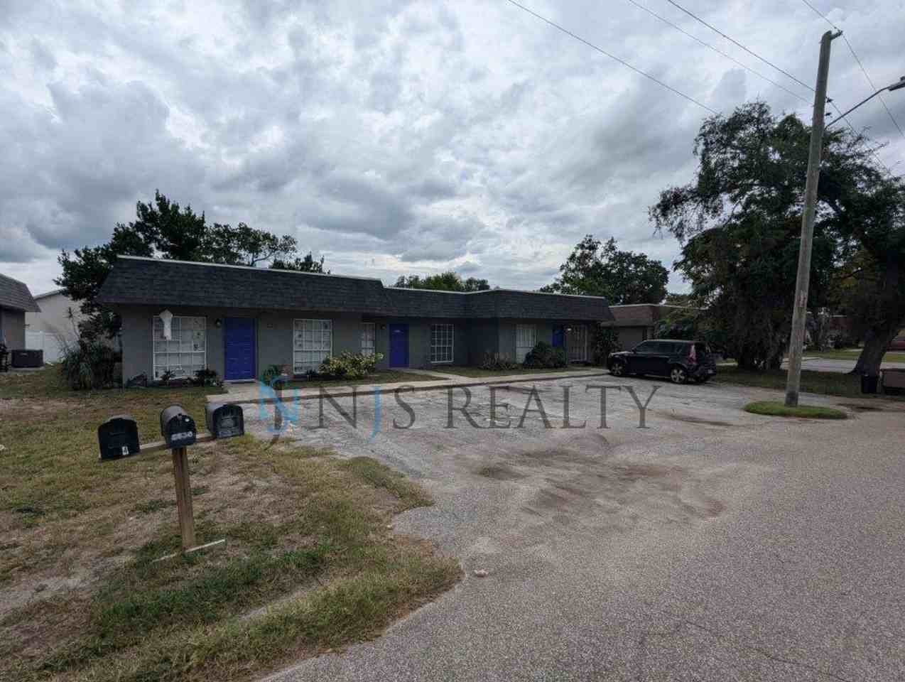 5836-5840 Pine - Photo 2 of 17