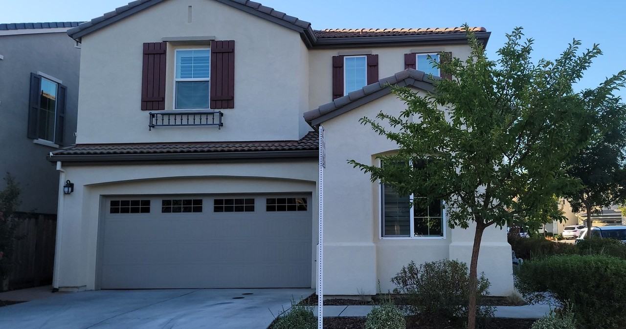 1273 Oakbriar Cir - Photo 3 of 29