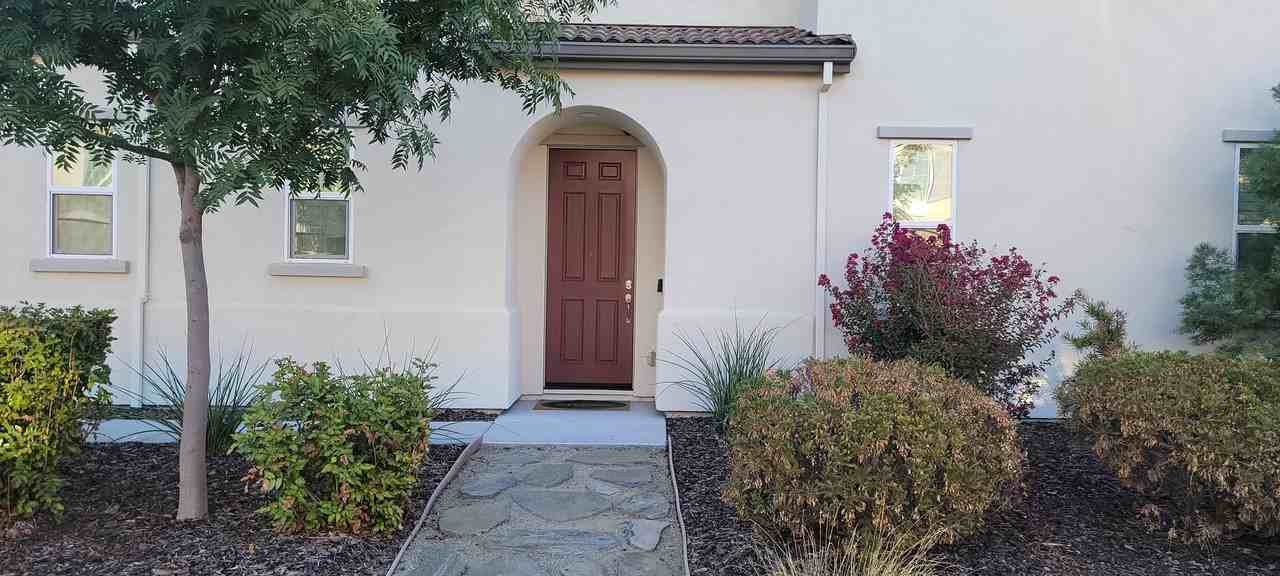 1273 Oakbriar Cir - Photo 4 of 29