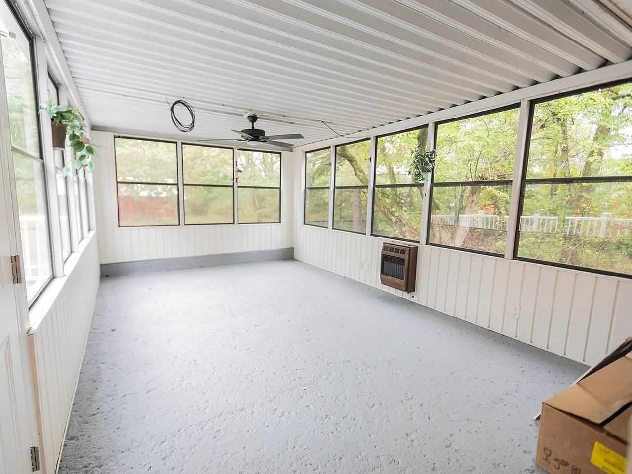 10571 Taylor Rd Sw - Photo 3 of 46