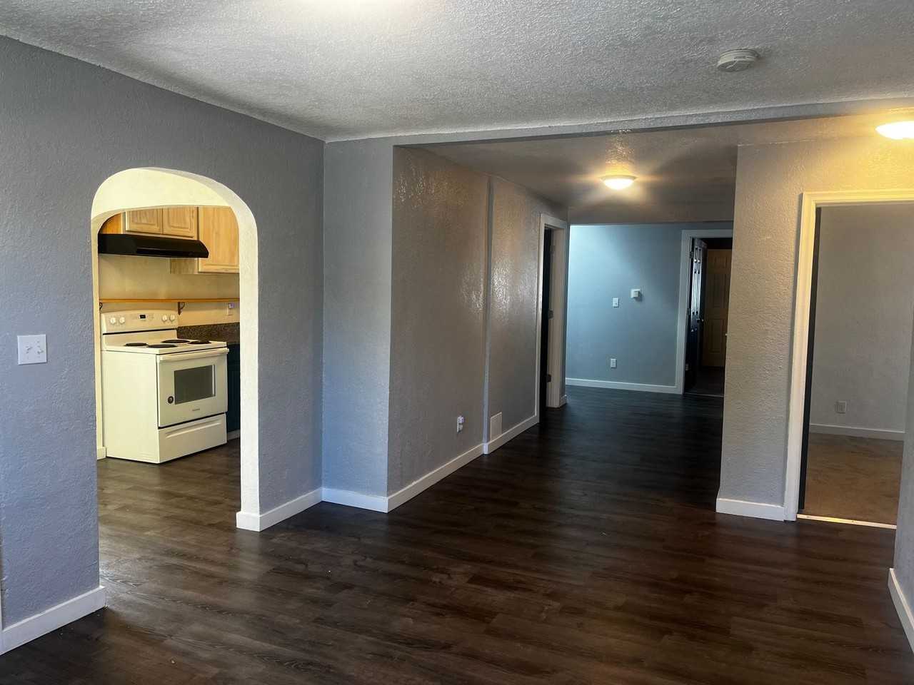 1019 State St - Photo 3 of 15