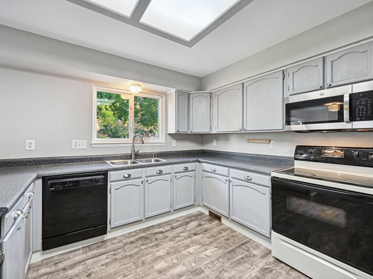 10015 W 81st Cir - Photo 2 of 20