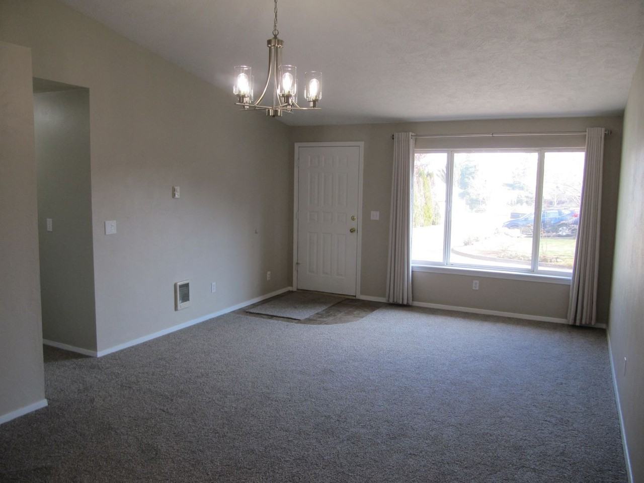 5205 9th Ct Se - Photo 2 of 20