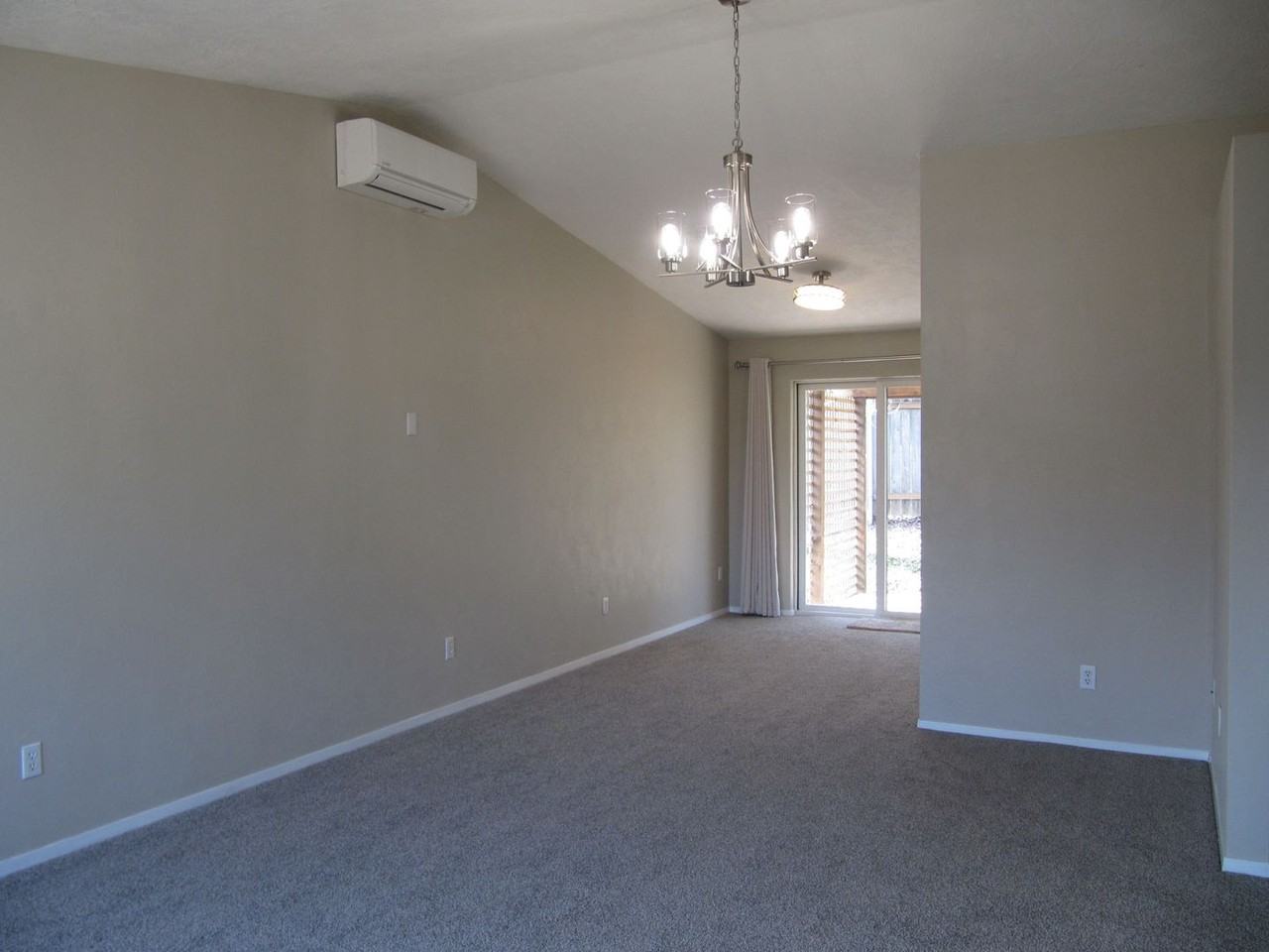 5205 9th Ct Se - Photo 3 of 20