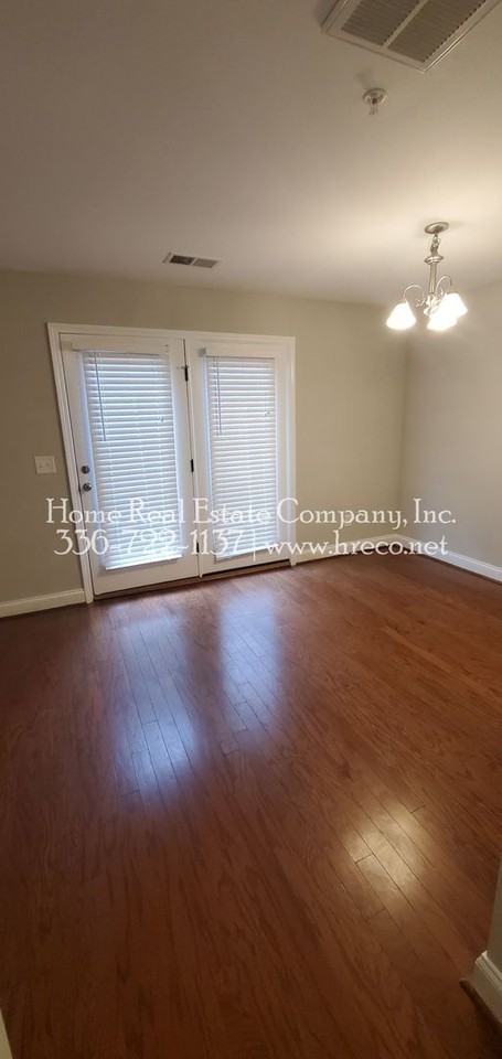 1445 Brookwood Dr #B - Photo 4 of 12