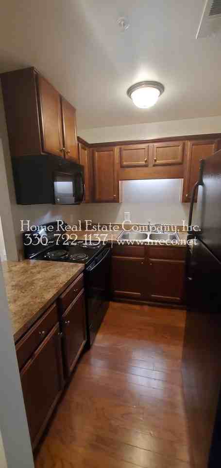 1445 Brookwood Dr #B - Photo 5 of 12