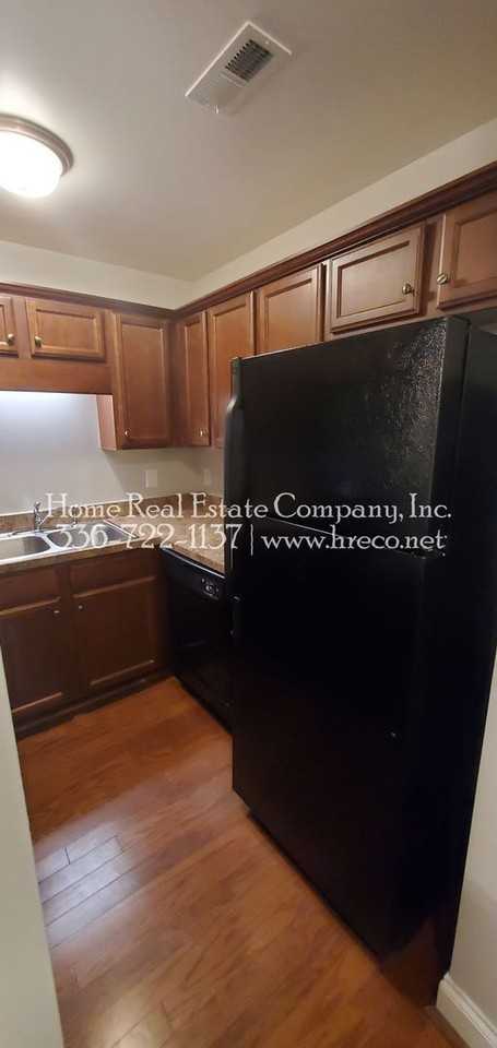 1445 Brookwood Dr #B - Photo 6 of 12