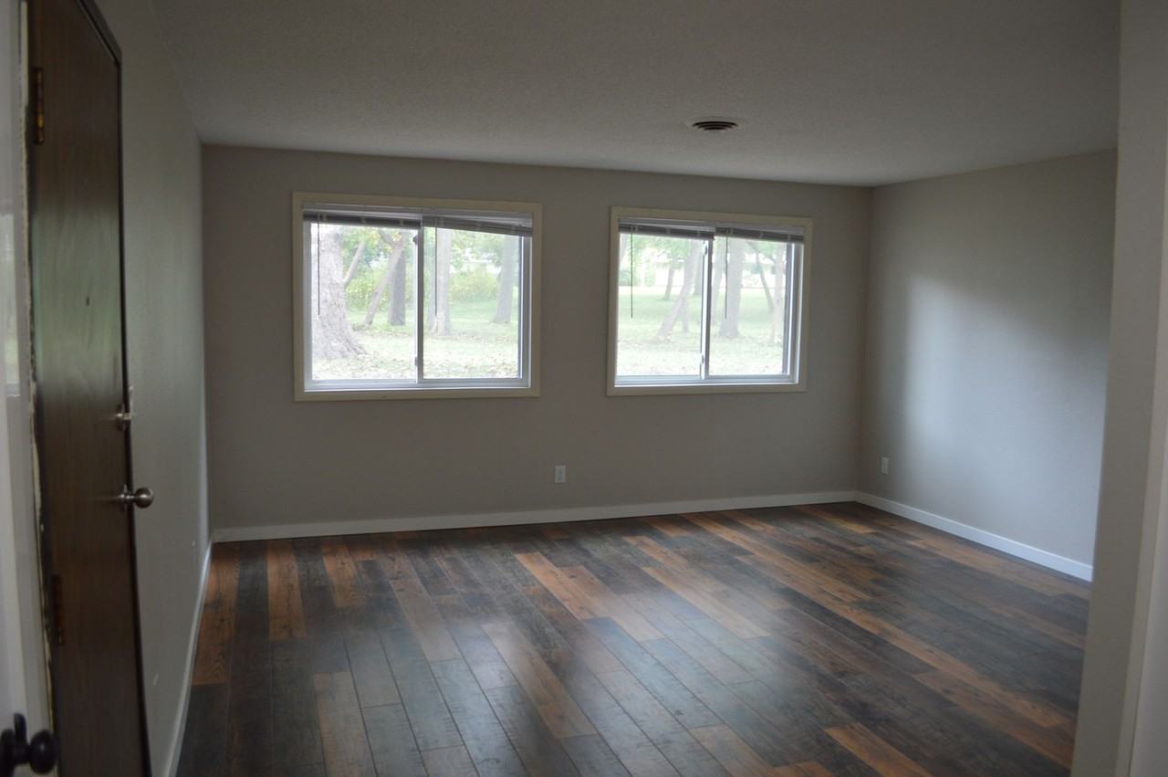 7th Ave. Apts. - Photo 2 of 8