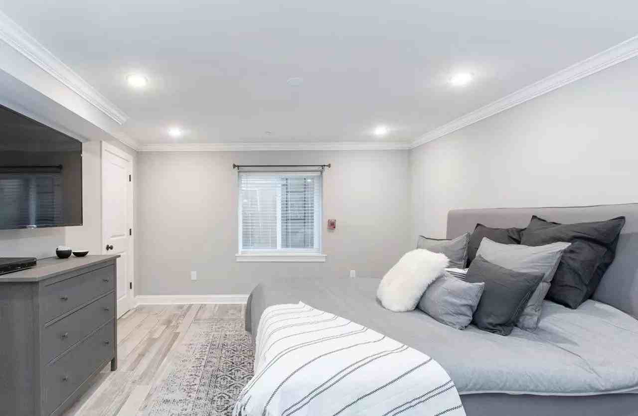 3402 W Commissioner Street - Photo 2 of 21