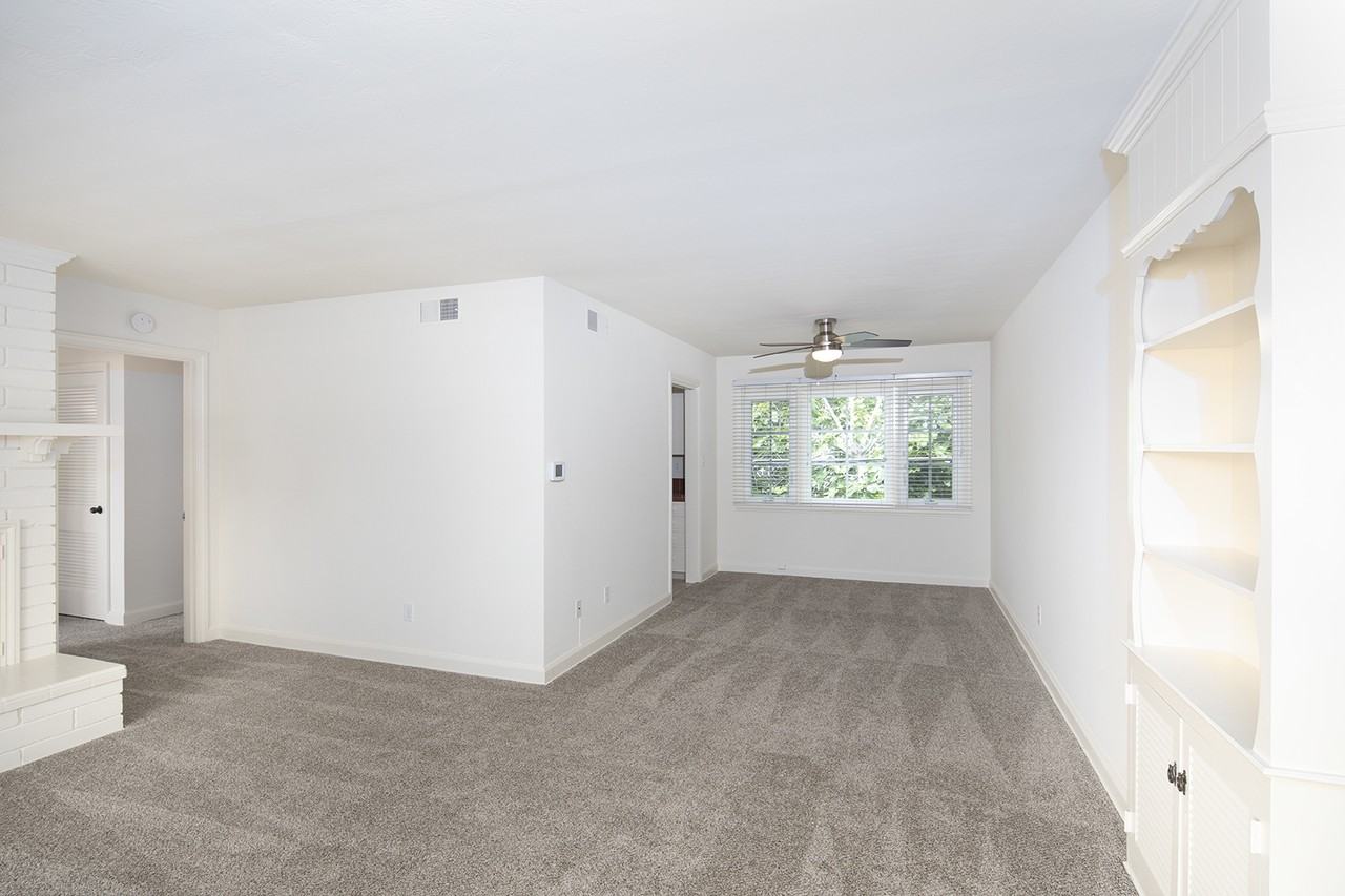 7836-7850 El Paseo Grande - Photo 3 of 9