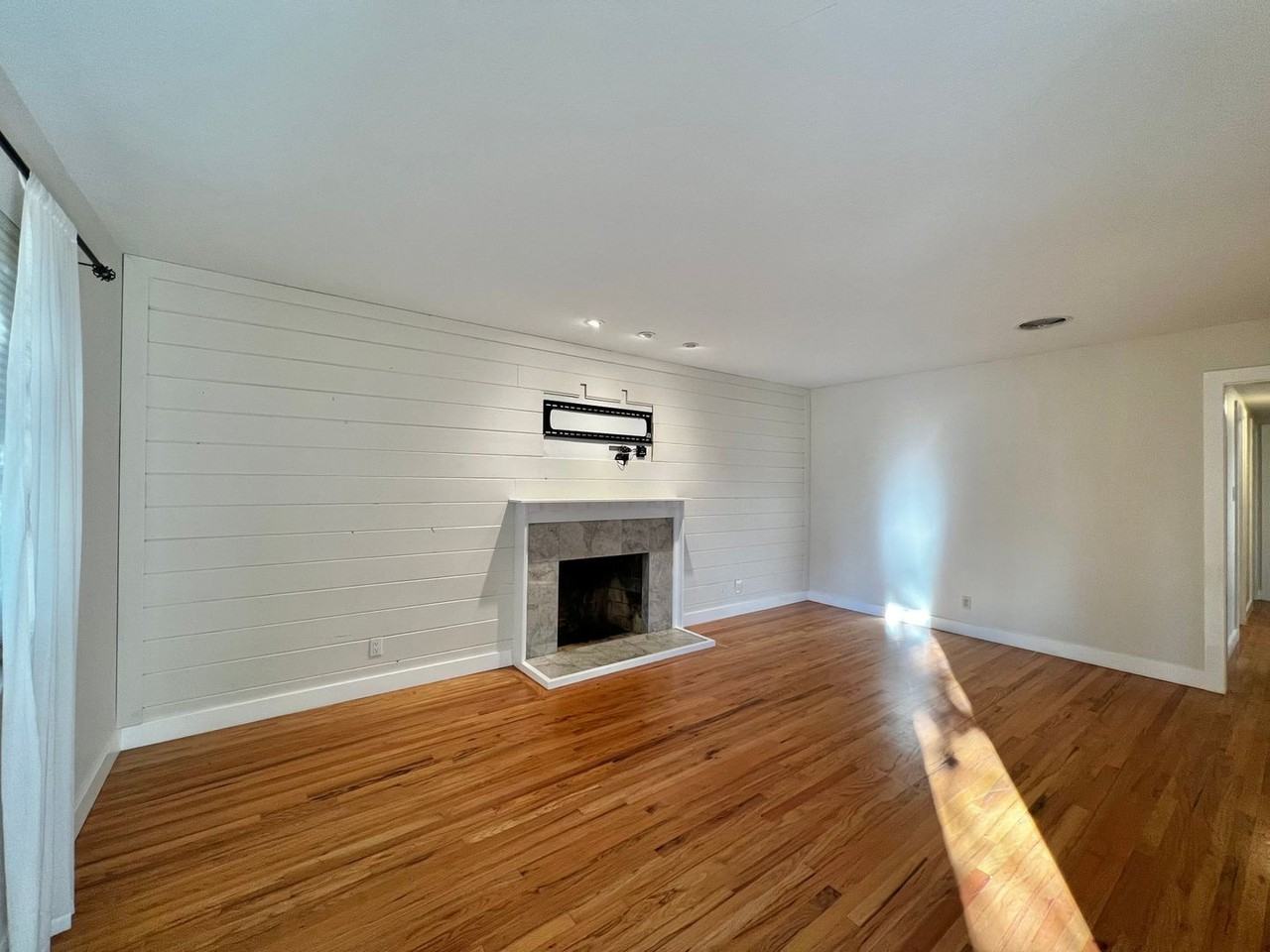 2312 Bueno St - Photo 3 of 20