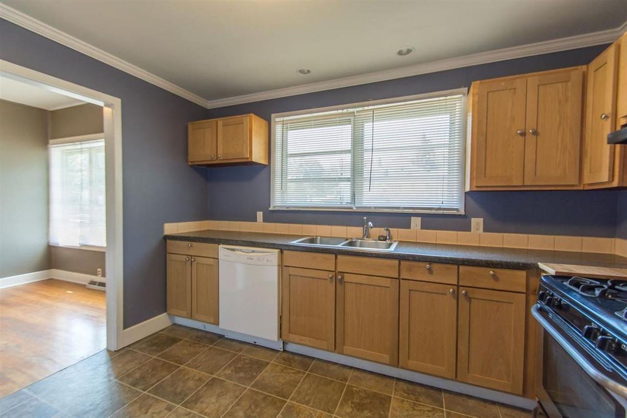 420 S Highland Ave - Photo 6 of 16