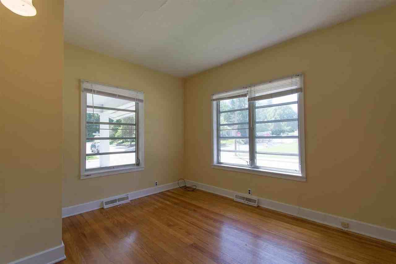 420 S Highland Ave - Photo 7 of 16