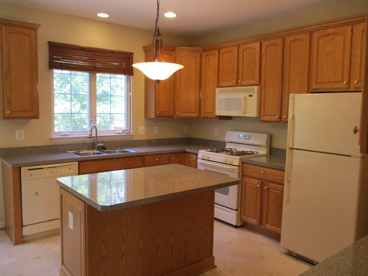 9102 Marie Ct - Photo 3 of 11