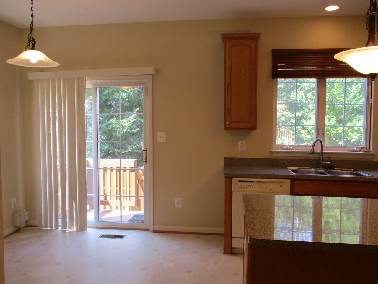 9102 Marie Ct - Photo 7 of 11