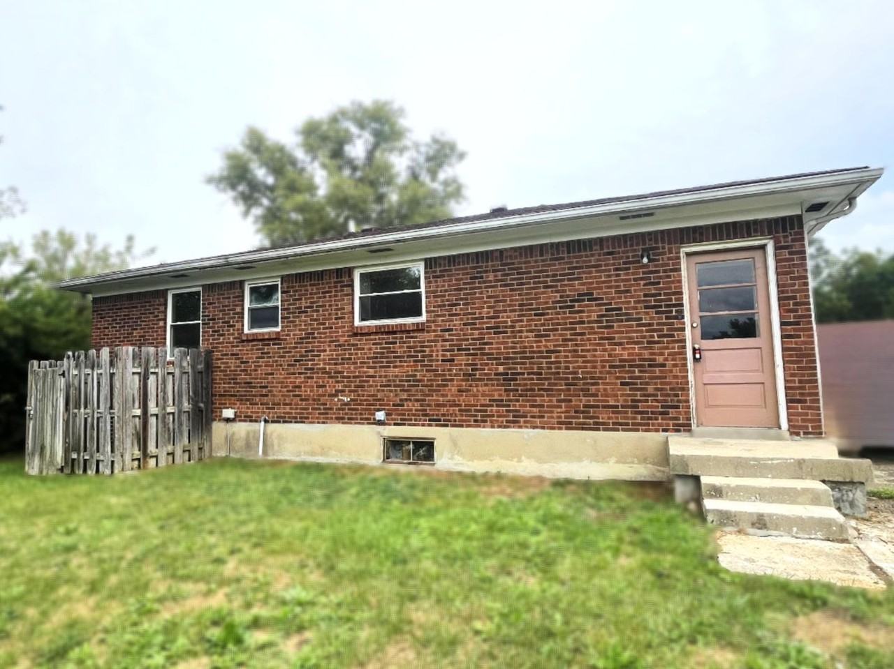 4920 Stokes Ct - Photo 3 of 29