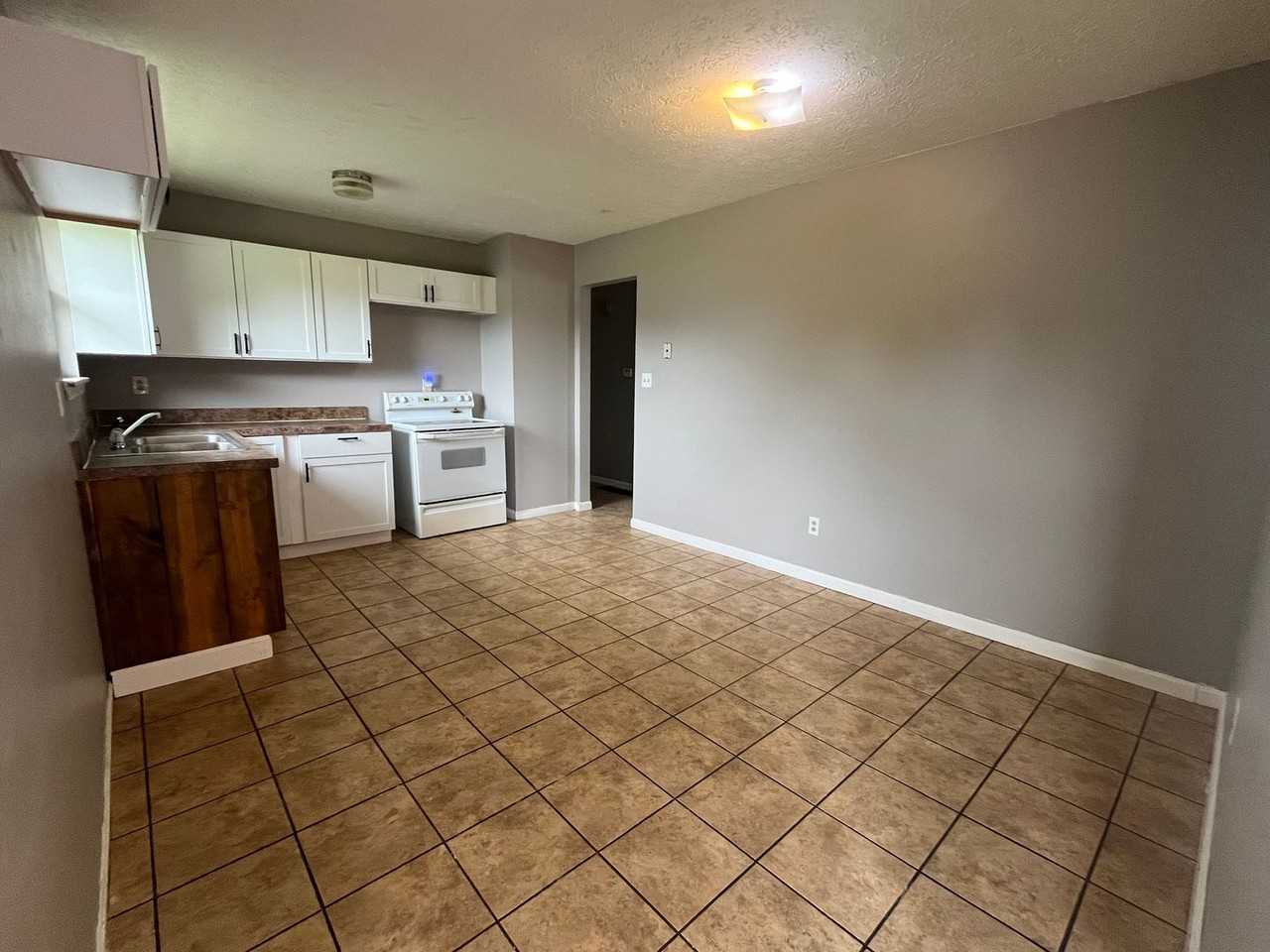4920 Stokes Ct - Photo 6 of 29
