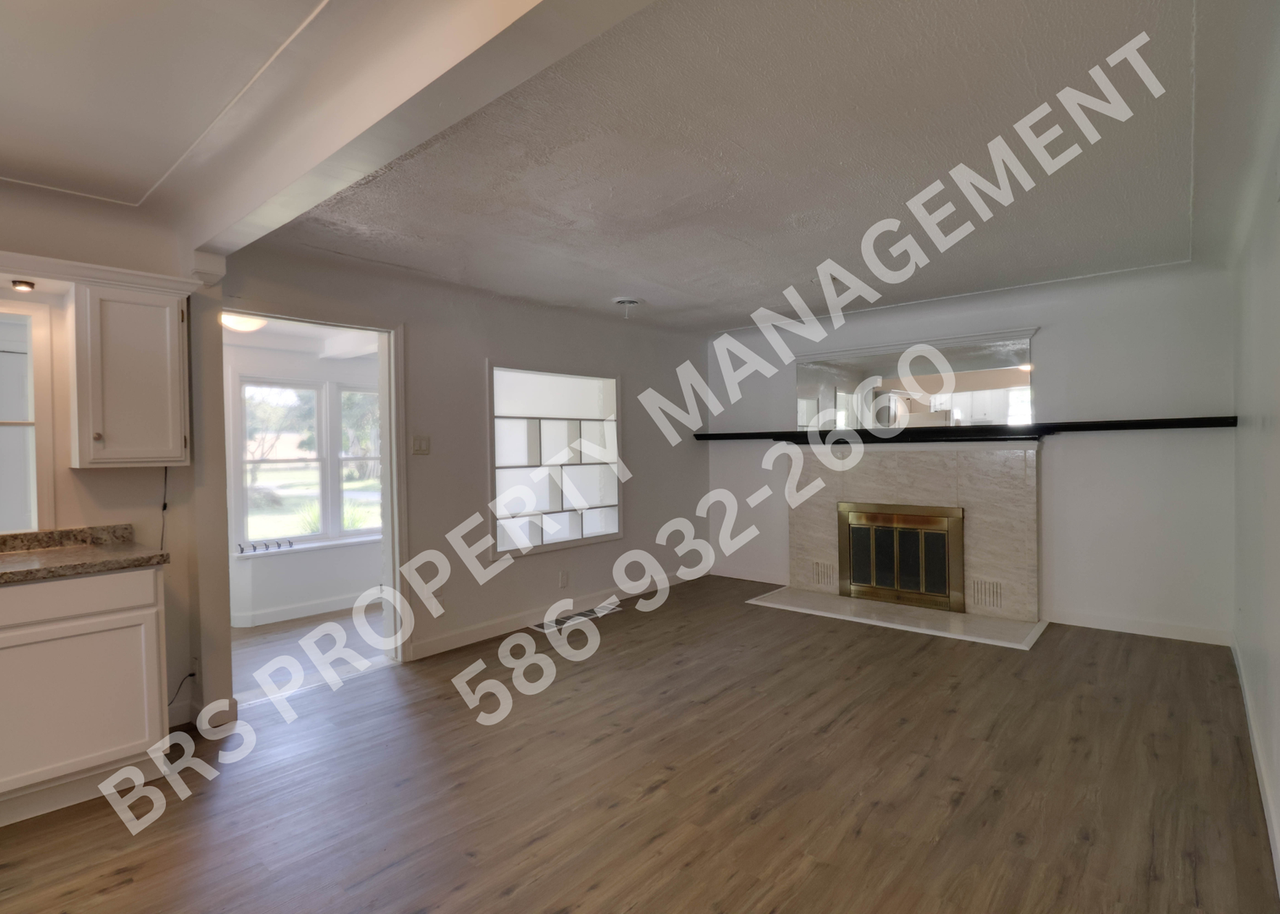 24120 Oxford St - Photo 3 of 12