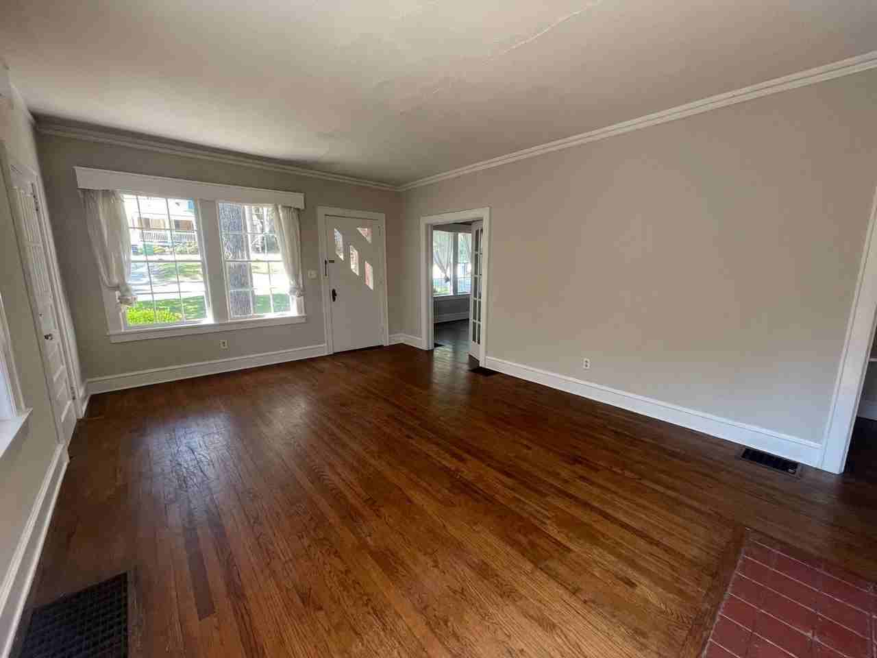555 Morton Ave - Photo 3 of 14