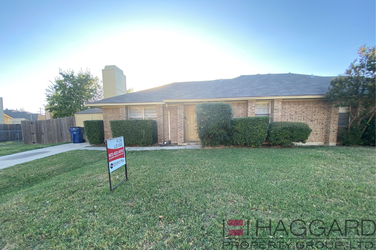 9291 Glendale - Photo 2 of 17