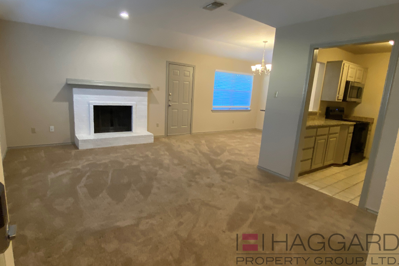 9291 Glendale - Photo 3 of 17