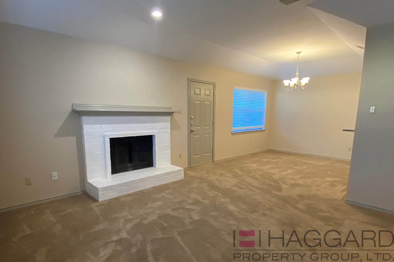 9291 Glendale - Photo 4 of 17