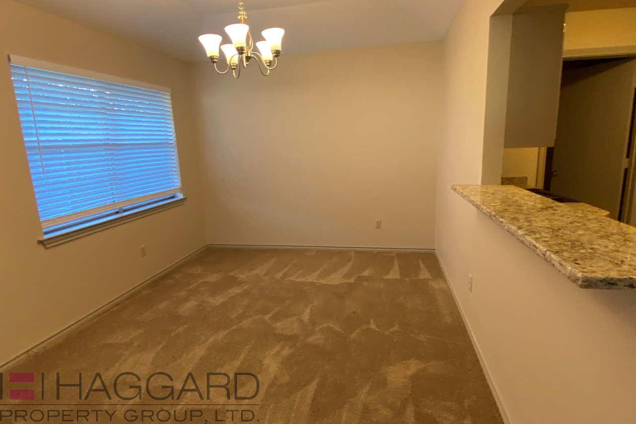 9291 Glendale - Photo 5 of 17