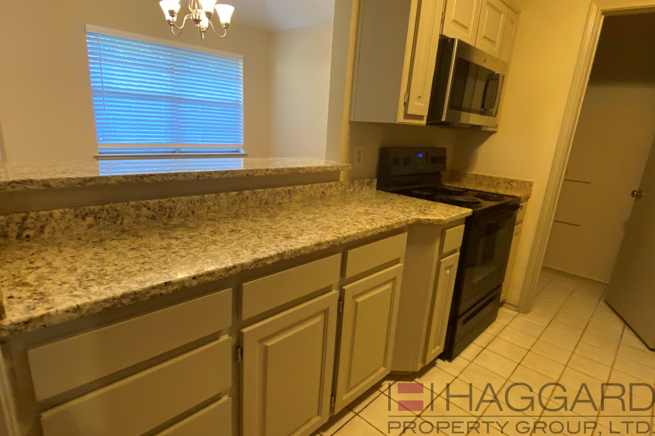 9291 Glendale - Photo 7 of 17