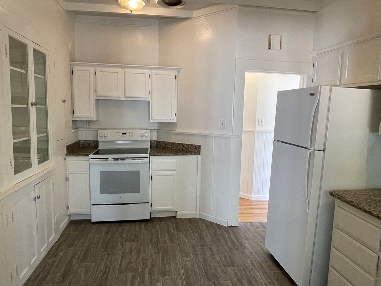 213 S 12th St - Photo 7 of 22