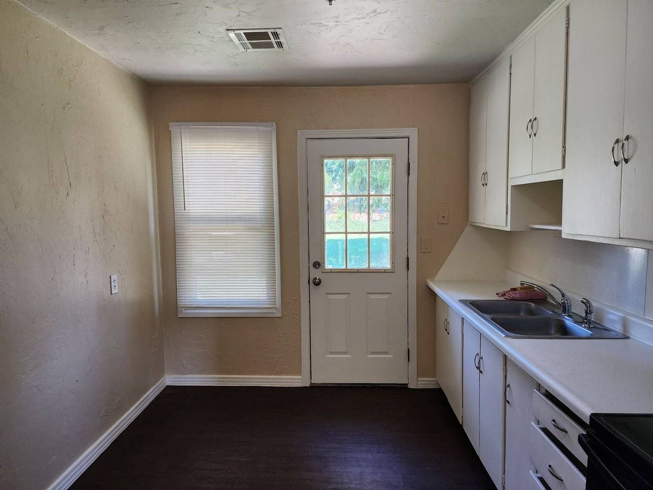 5108 N Beaver Ave - Photo 4 of 18