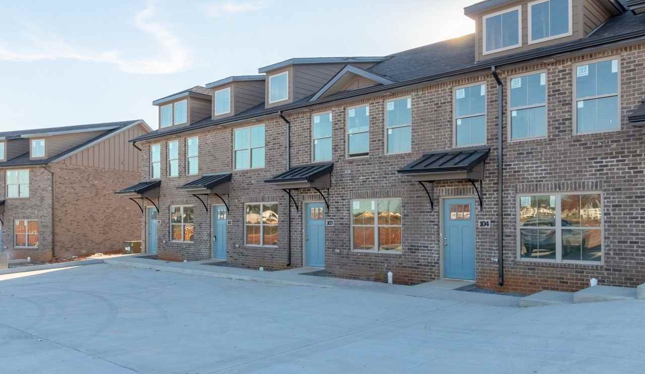 1000 Henry Place Blvd - Photo 2 of 24