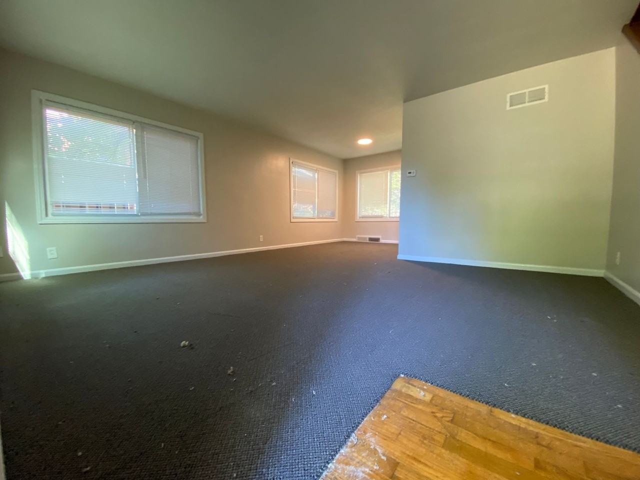 2509 Portage St - Photo 2 of 12