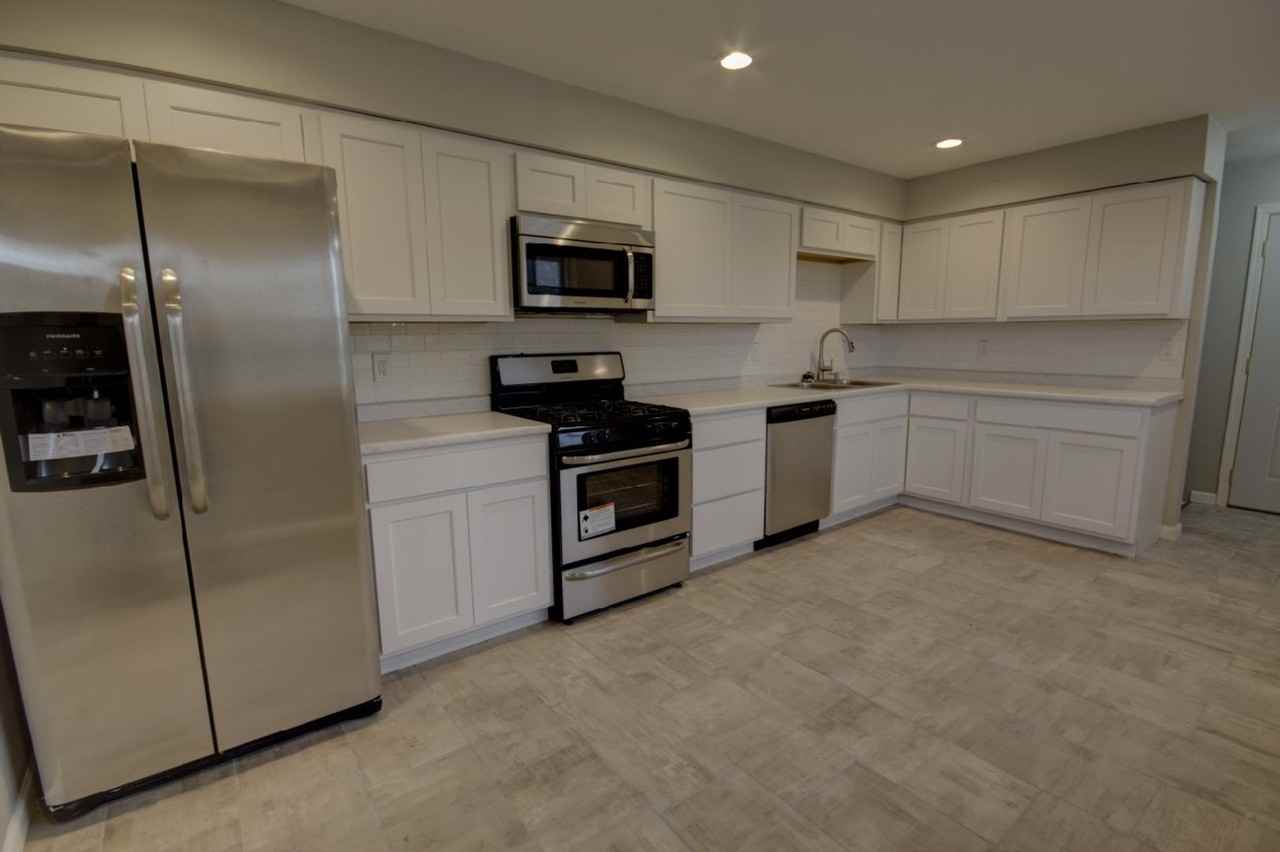 5125 W 49th St - Photo 2 of 24