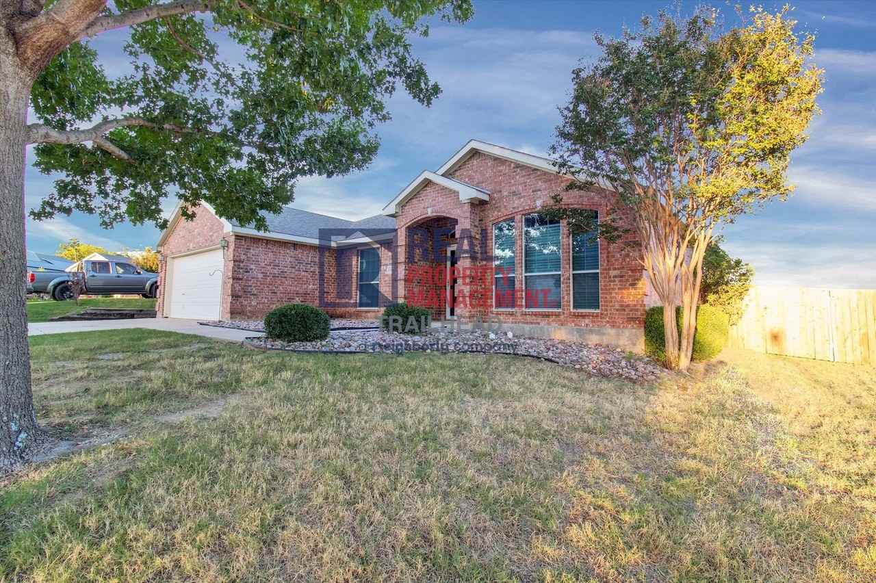 1173 Sopwith Ct - Photo 2 of 32