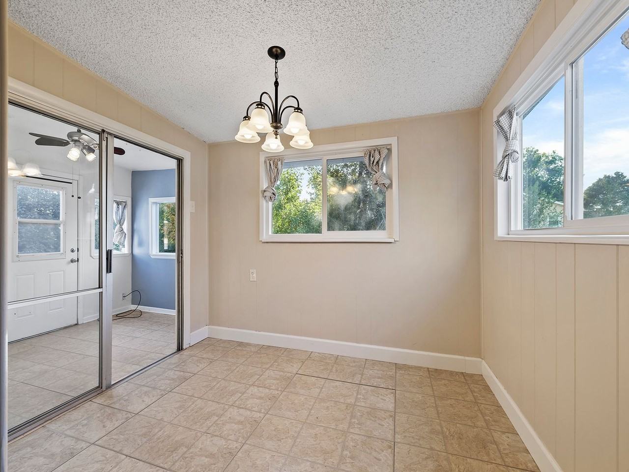 417 N Roosevelt Ave - Photo 7 of 20