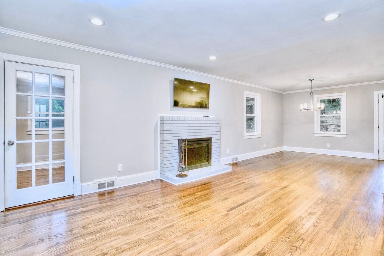 10 Meadow Crest Cir - Photo 2 of 24