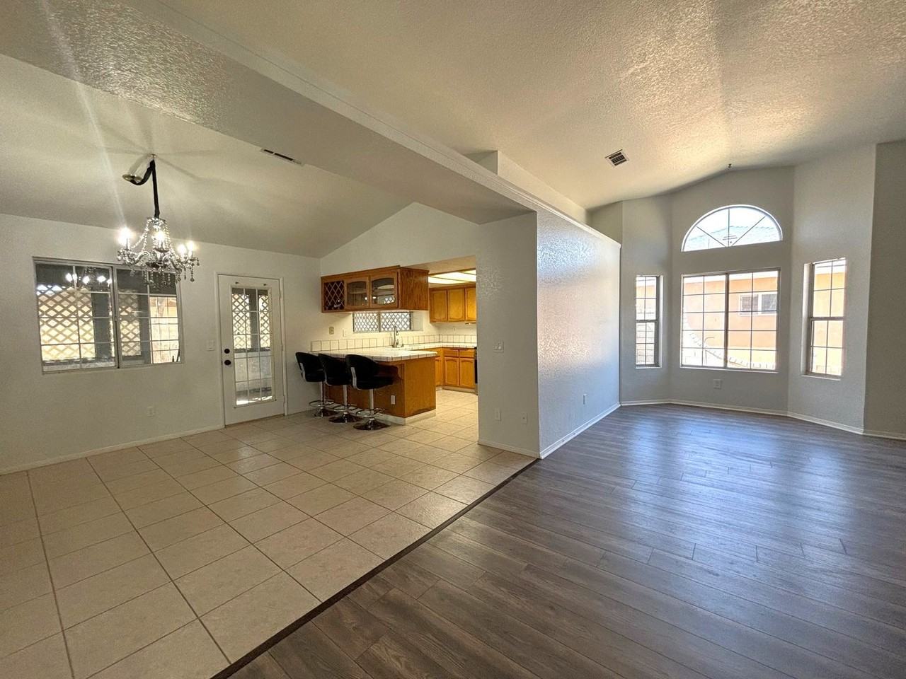 10150 Rea Ave - Photo 3 of 20