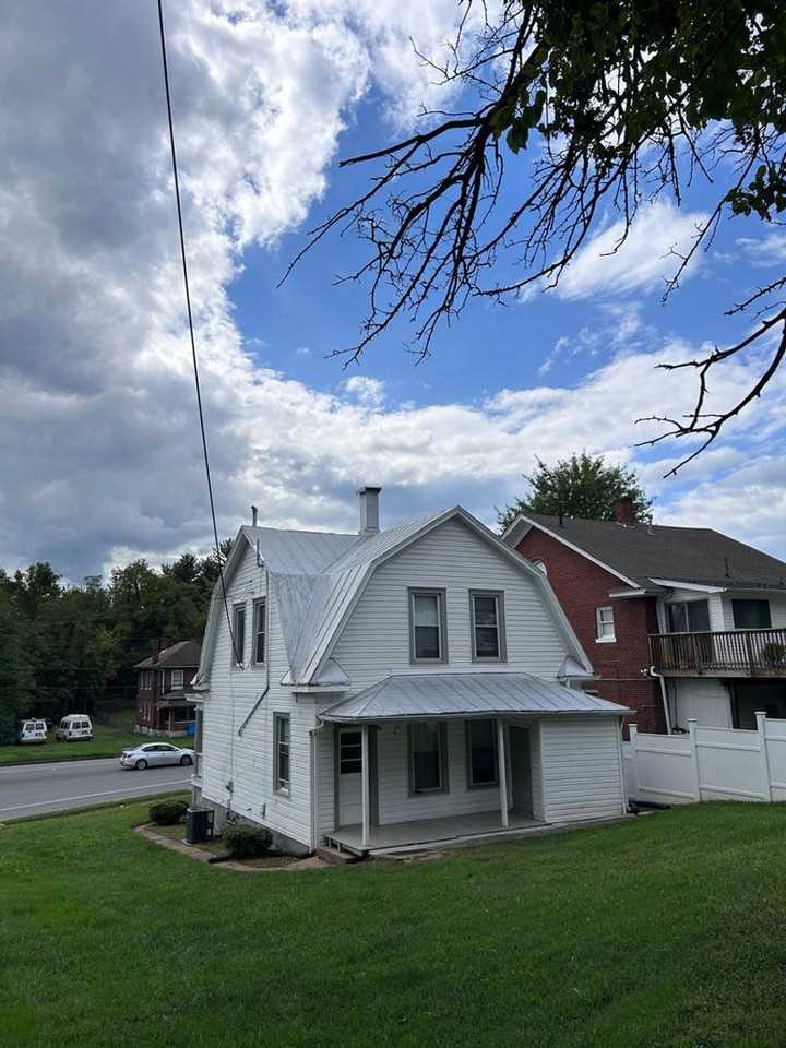 2115 Salem Tpke Nw - Photo 3 of 44