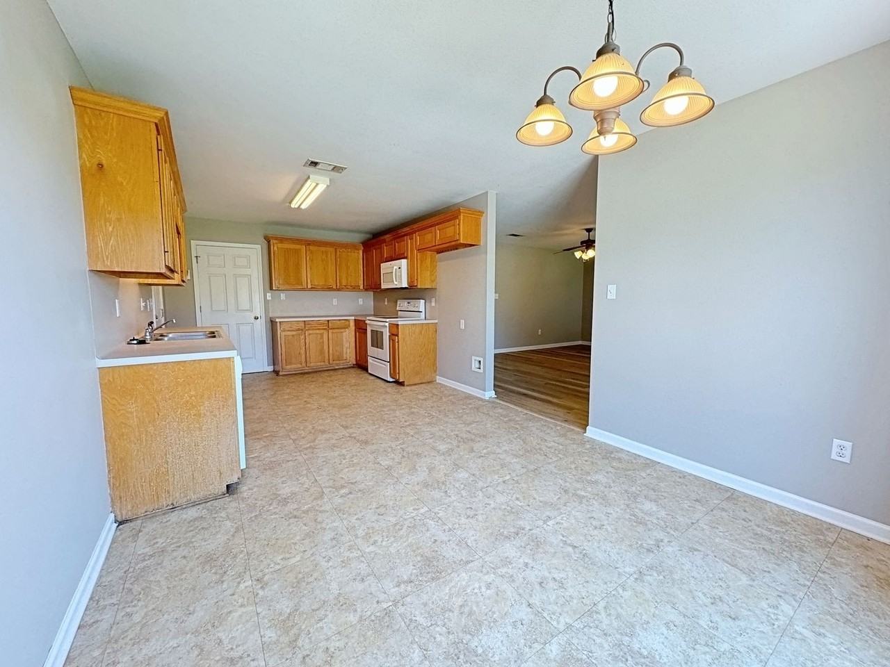 36063 Raleigh Dr - Photo 3 of 28