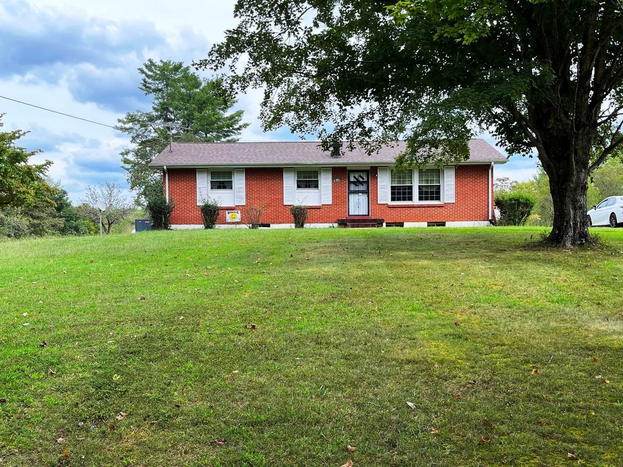 1495 Hickory Point Rd - Photo 2 of 17