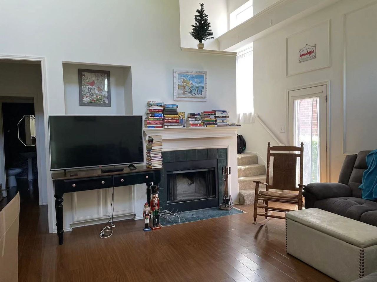 4108 Hedgerow Dr - Photo 3 of 10