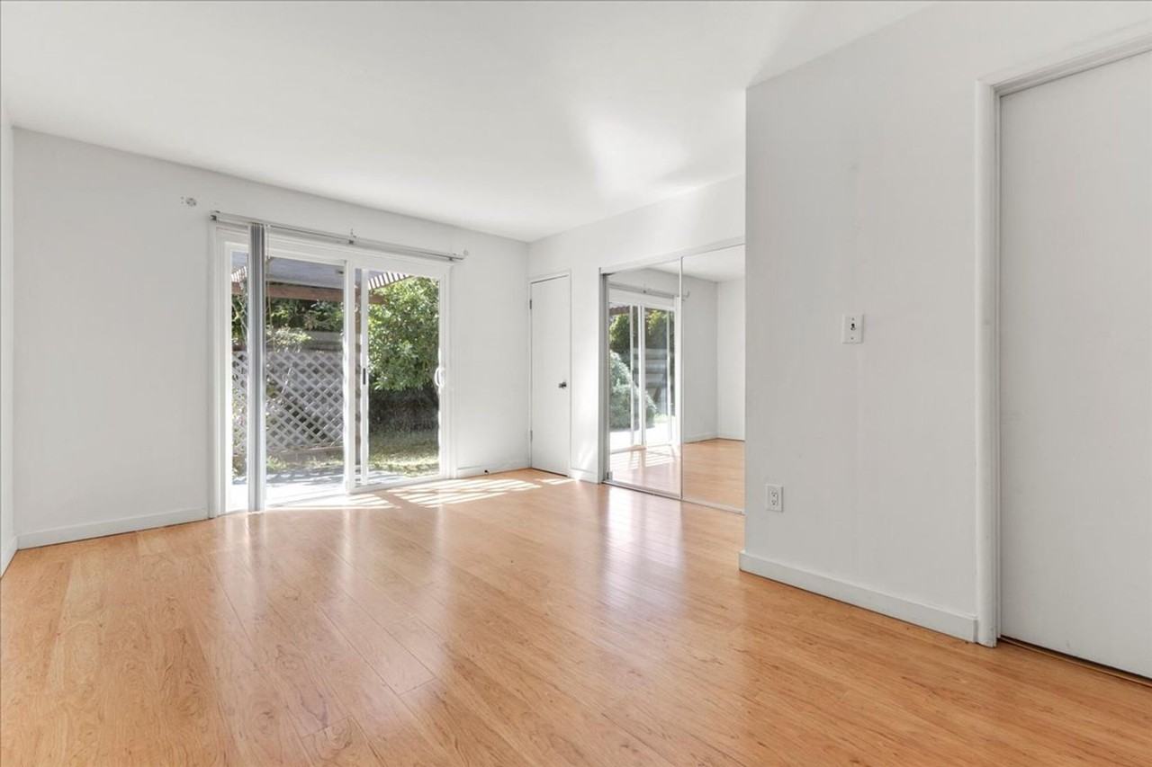 3310 Rio Rd - Photo 3 of 25