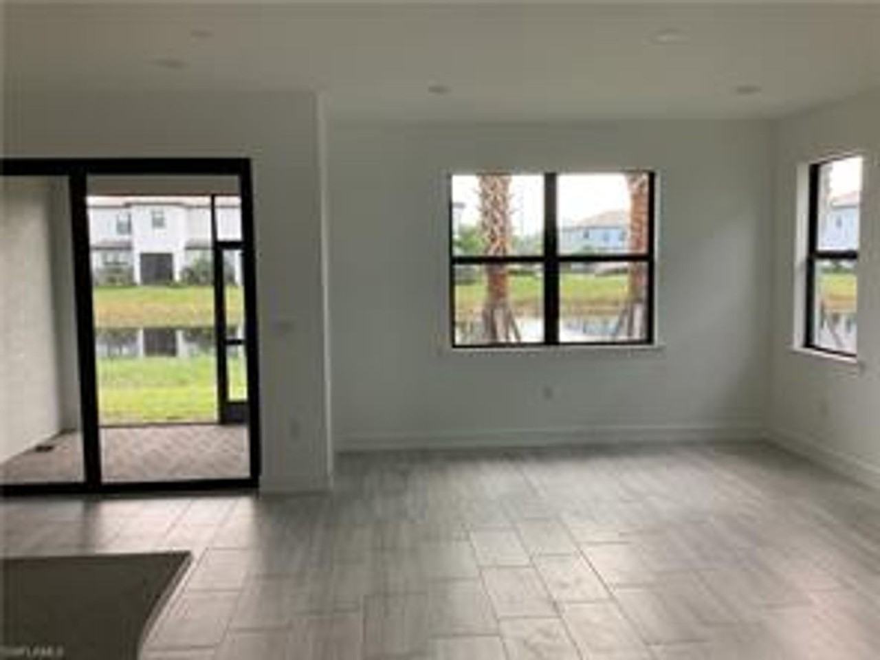 4275 Sonoma Oaks Cir - Photo 3 of 17