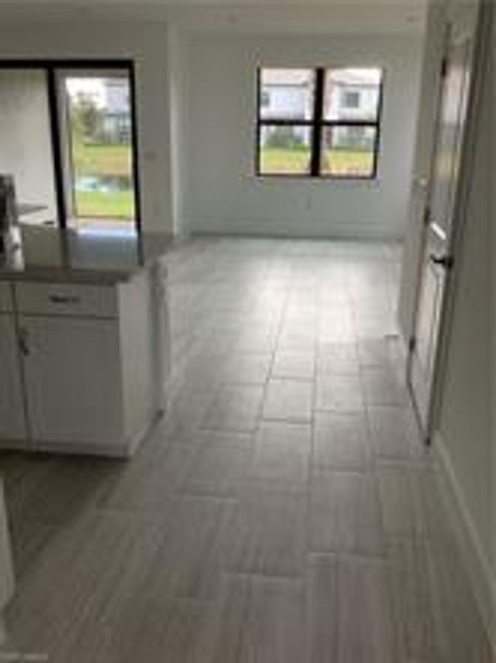 4275 Sonoma Oaks Cir - Photo 4 of 17