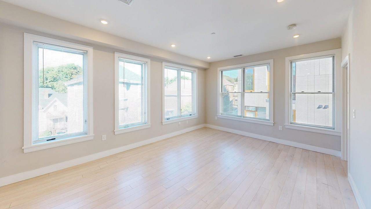 197 Green St #307 - Photo 4 of 7