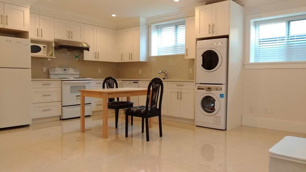 720 46th Ave W - Photo 2 of 7