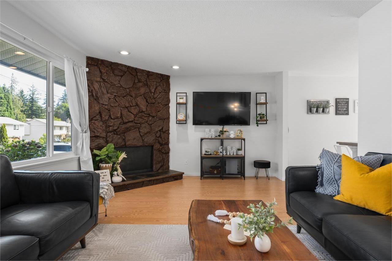 2551 Theresa Terr #1 - Photo 3 of 9